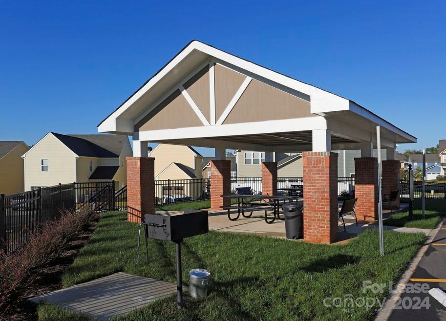 Pineville, North Carolina 28134, United States, 2 Bedrooms Bedrooms, ,3 BathroomsBathrooms,Residential,Active,61871