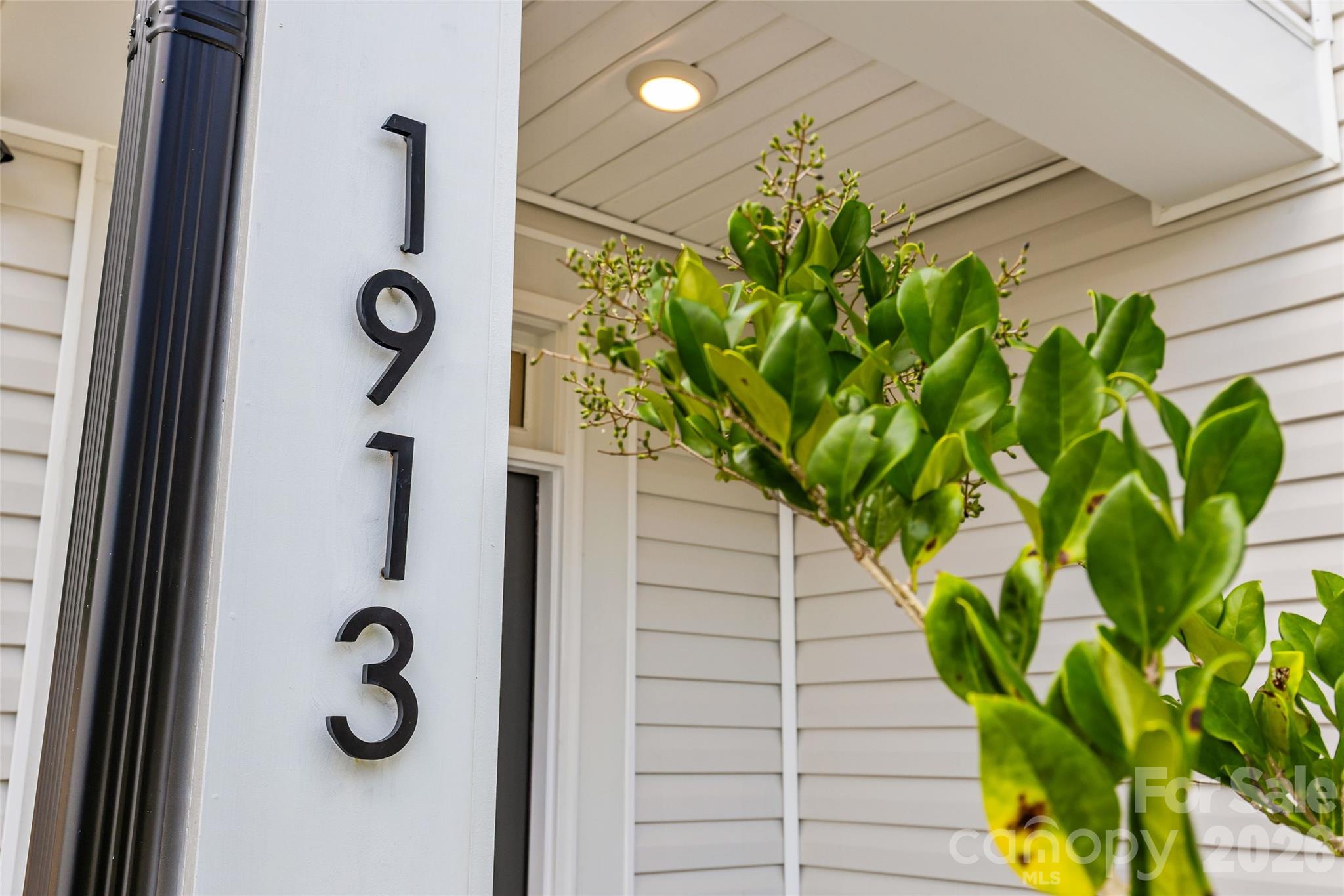 1913 Marlwood Circle