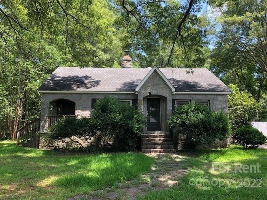 Cute Stone House Located in Downtown York, SC, 2 Bedrooms, 1 Bathroom, Living Room (Fireplace is non-operational), Dining Room, Eat In Kitchen with Range. Screened Porch, Small Deck. Single Family Only.
No Smoking/No Vaping. Call Owner for All Pet Permission. (By appointment only. Available September 3rd)