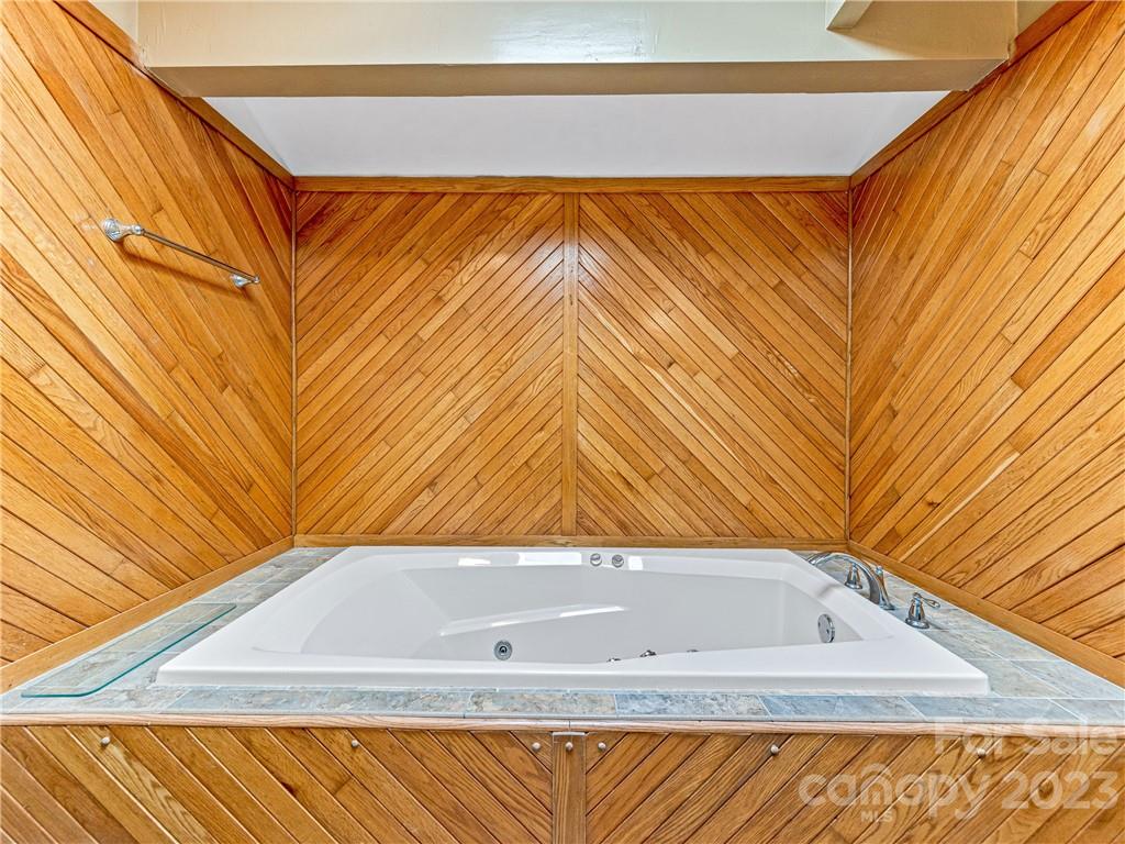 Walnut Hills - Residential