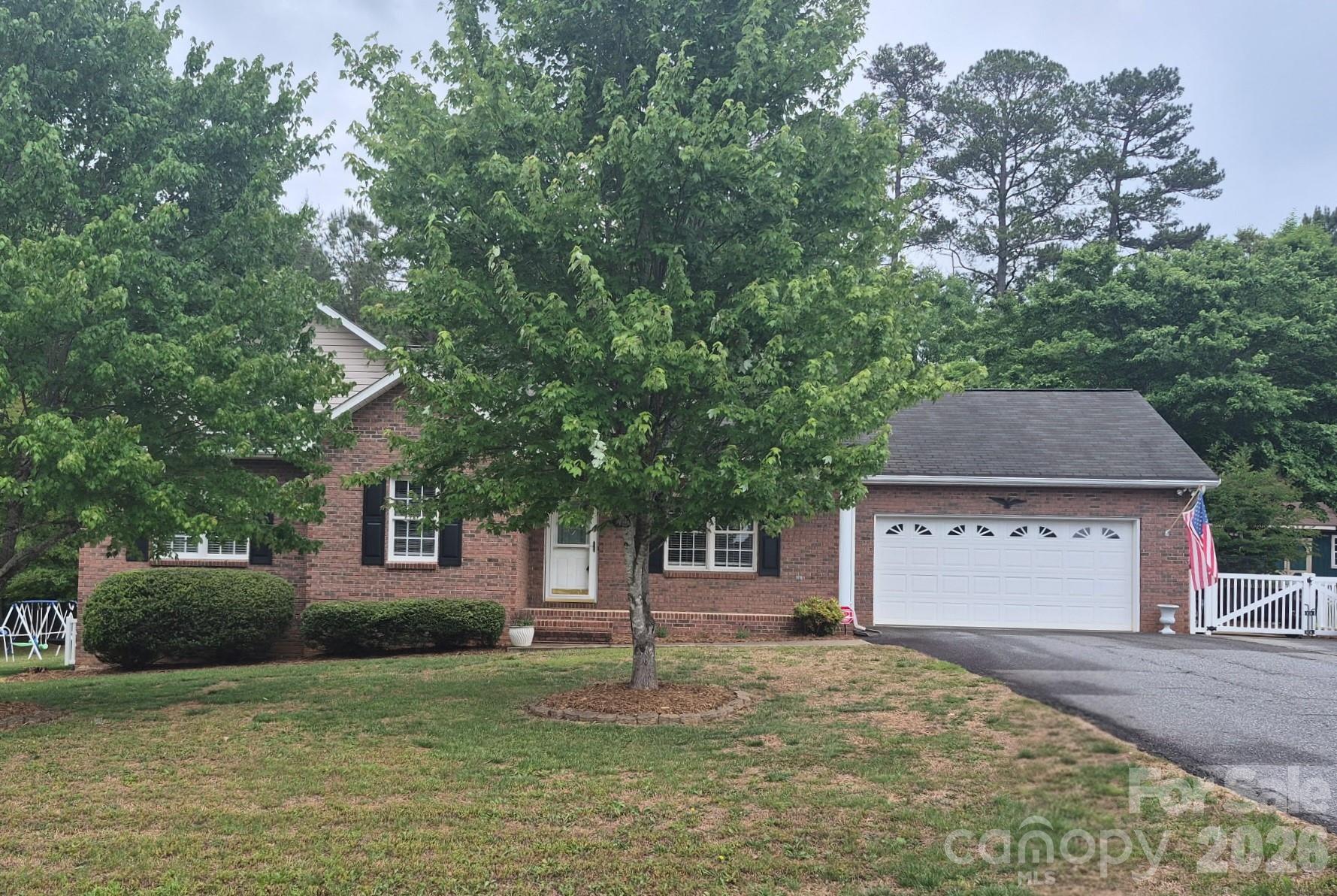 Laural Springs - Residential