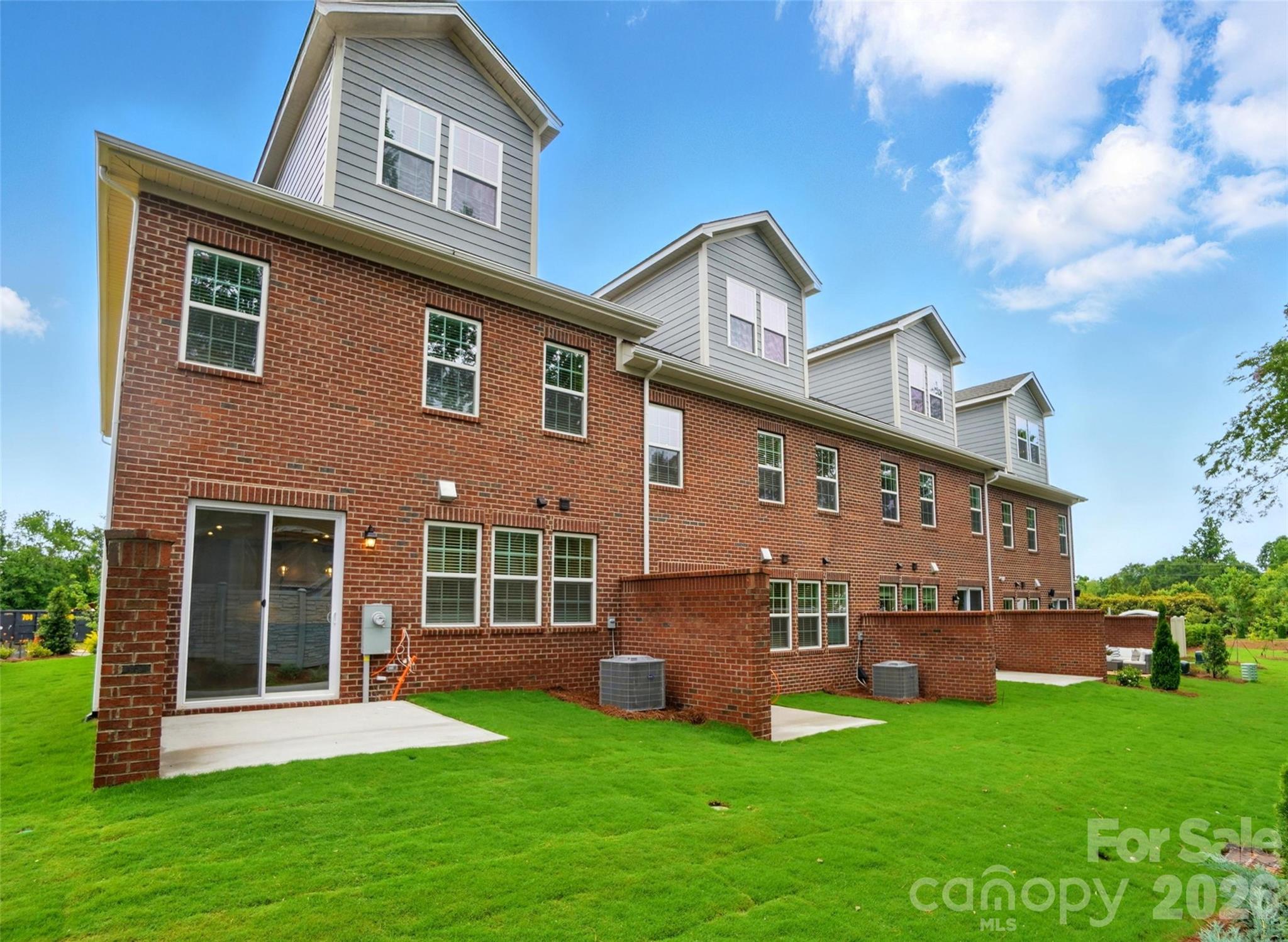 Townes At Wade Ardrey - Residential