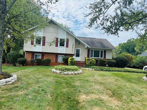 7524 Middlebury Place Charlotte NC 28212