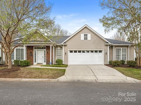 8615 Tayland Cellers Court Charlotte NC 28277