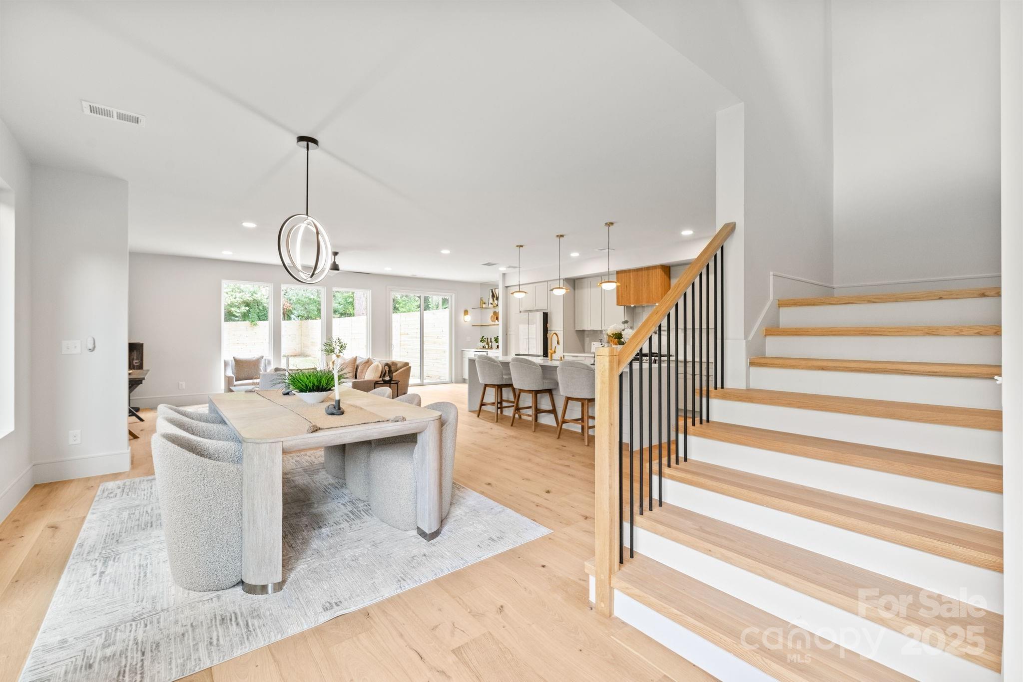 2729 Cowles Road