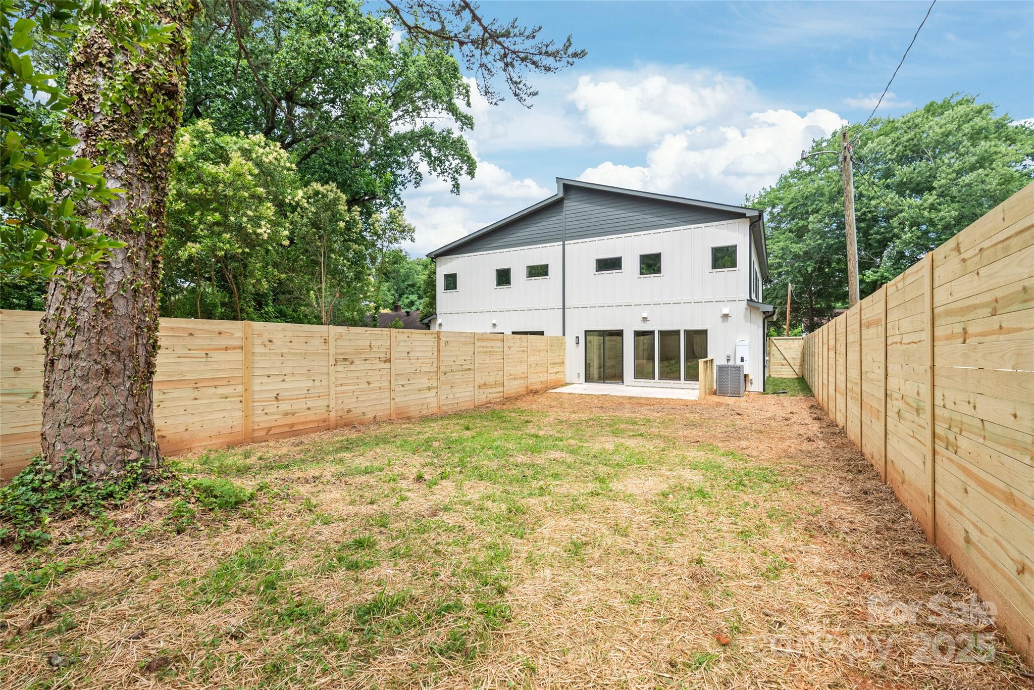 2729 Cowles Road