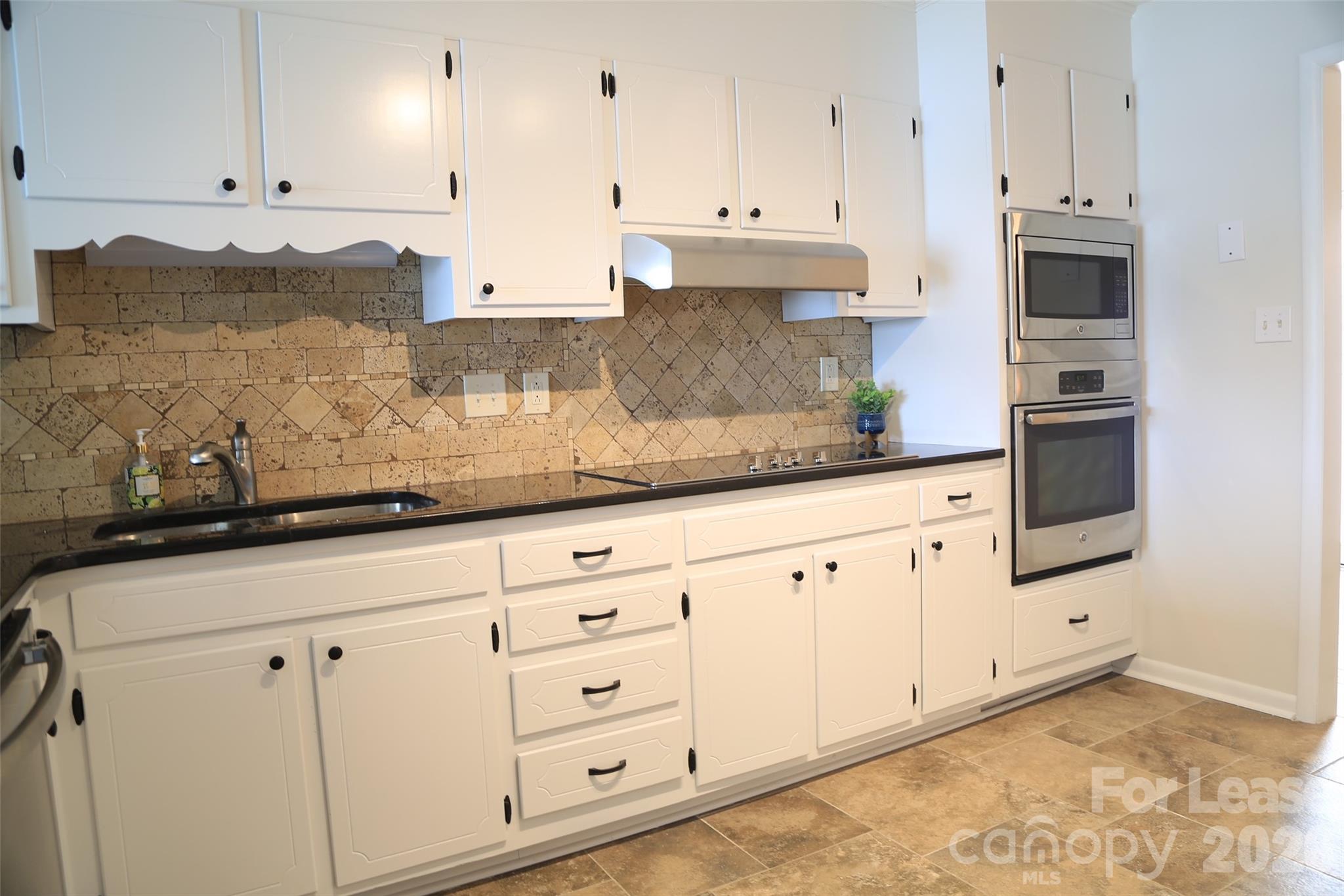 7423 Mariner Cove Drive