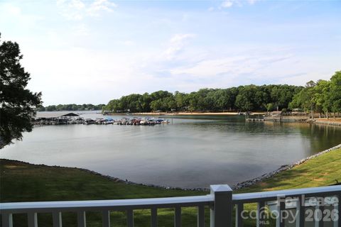 Photo of 7423 Mariner Cove Drive, Cornelius, NC 28031 (MLS # 4343443)