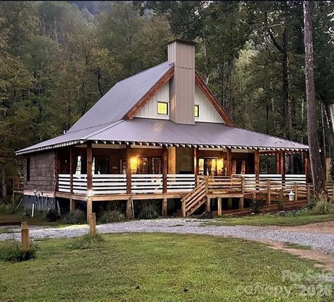 42 Rivercove Lane Saluda NC 28773