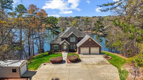 Photo of 704 Shoreline Drive, New London, NC 28127 (MLS # 4361160)