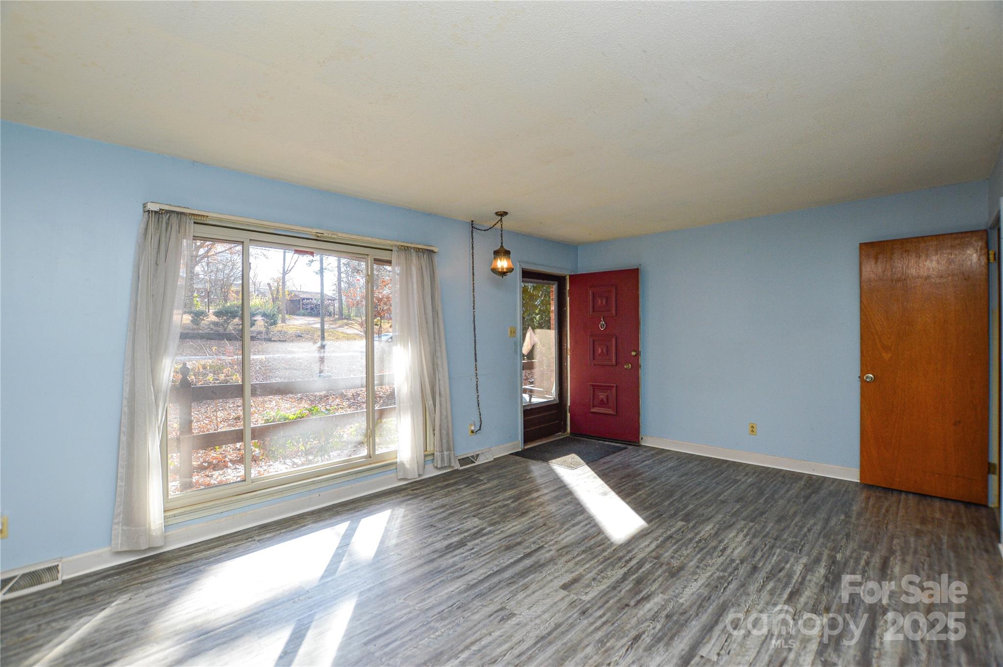 1405 Forest Park Drive 1