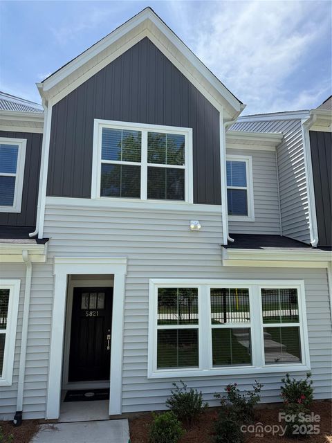 5821 Tuckaseegee Road Charlotte NC 28208
