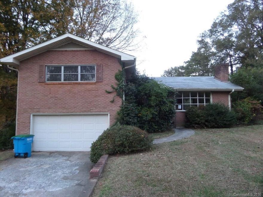 Conveniently located near medical district and downtown, this all brick home offers double garage and screened porch.  Needs some TLC, but will make a great home for first time buyer or investor.  Owner Occupancy Certification must be submitted with all owner occupant offers (See media section).  See attachment for PAS requirements and WFHM offer submittal information in MLS document section. Please submit all offers to the listing broker/agent.
