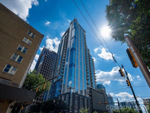 Photo of 333 W Trade Street #2005, Charlotte, NC 28202 (MLS # 4423288)