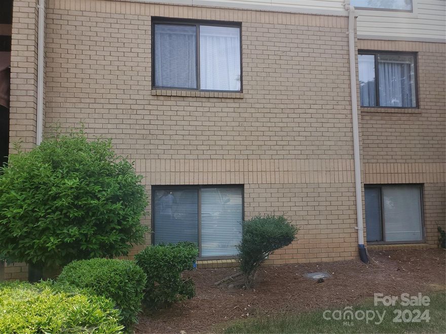 Nice 2 bedroom, 2 bath condo in the Watermark complex. The property is ideal for an investor and the tenant would like to remain in the unit but can be out by closing, if necessary. The tenant will let you in for showings and will remain in the property during showings.