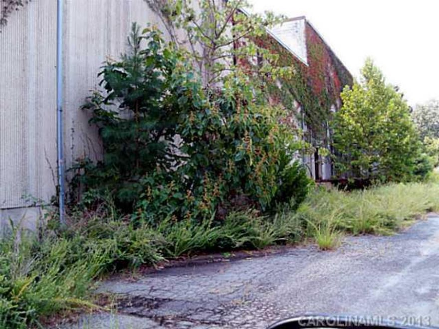 This building has been vacant for years so we have no ideal the condition of it.  Buyer should take a walk through and decide for themselves what the building can be used for.  The location is ideal for just about any type of business needing lots of square footage and loading docks.