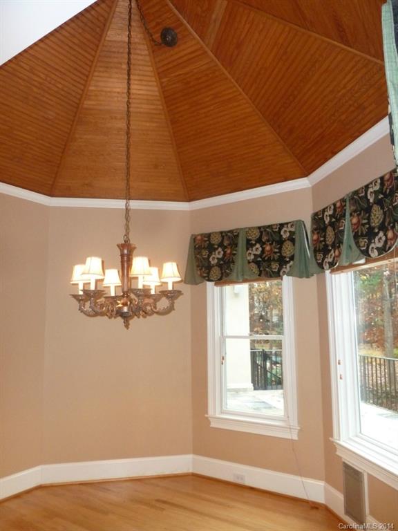 The Peninsula - Residential