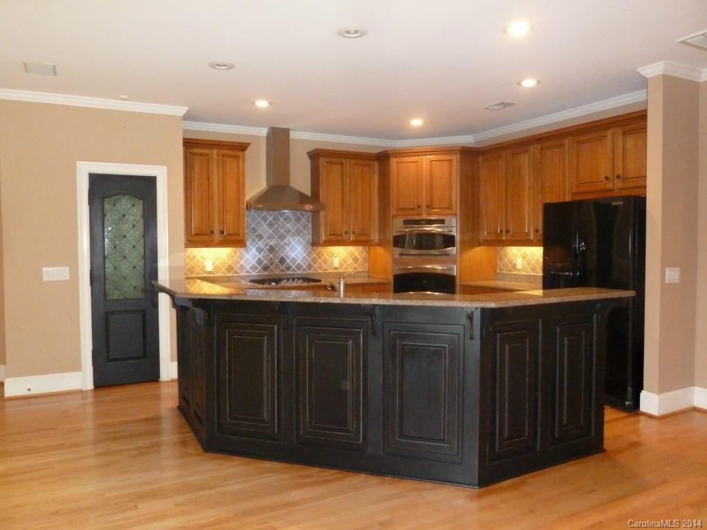 The Peninsula - Residential