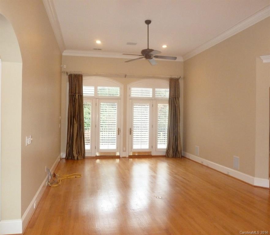 The Peninsula - Residential