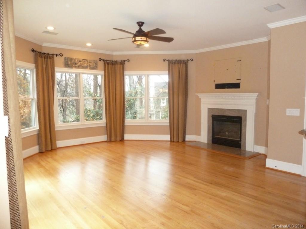 The Peninsula - Residential