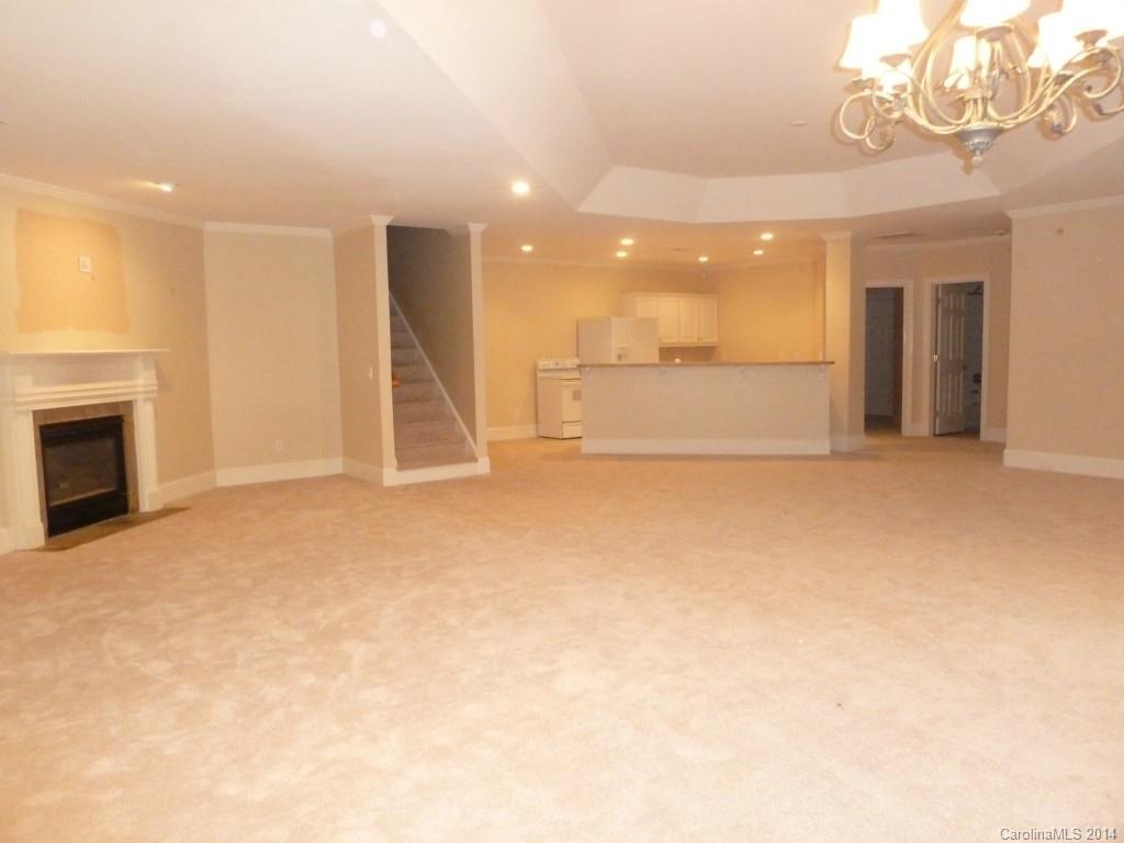 The Peninsula - Residential