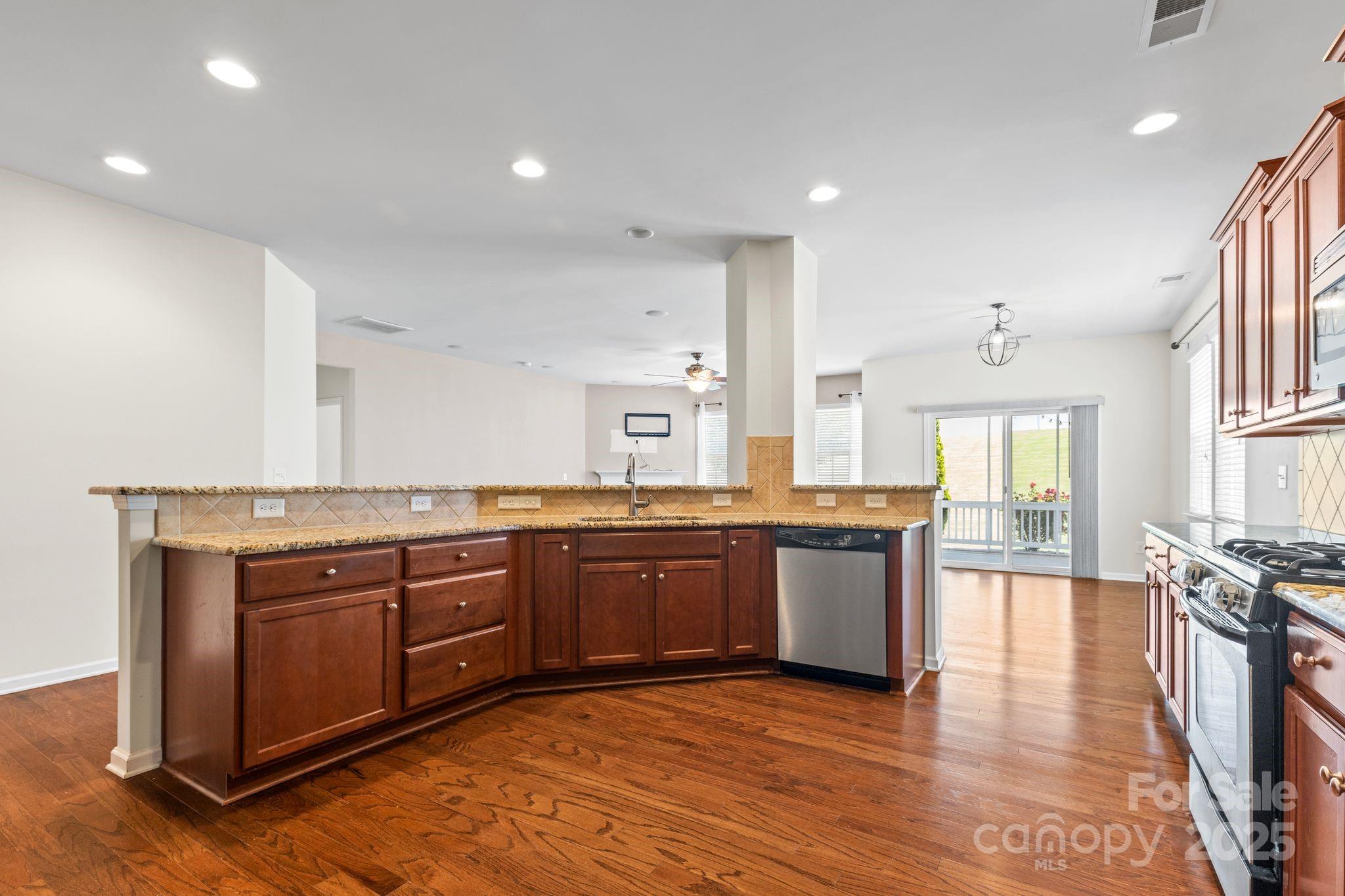 159 E Warfield Drive