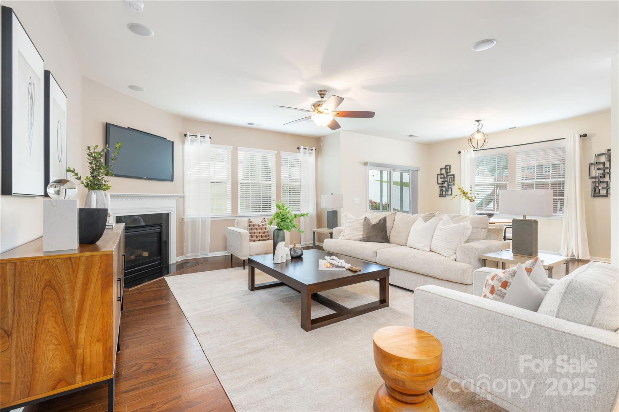 159 E Warfield Drive