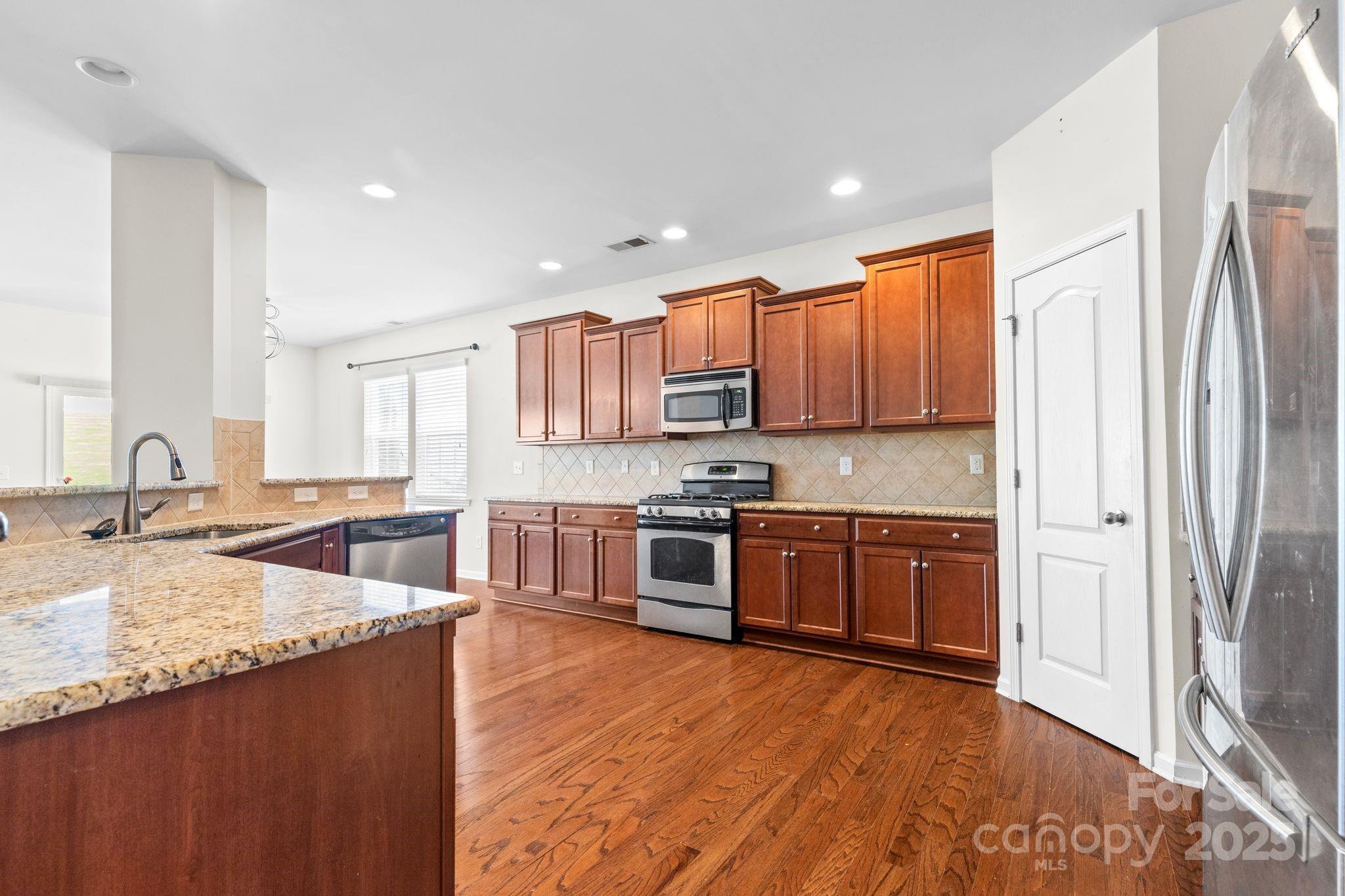 159 E Warfield Drive