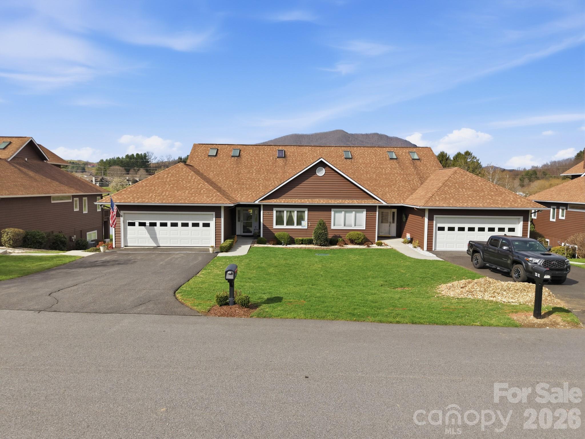 233 Lake View Place D1