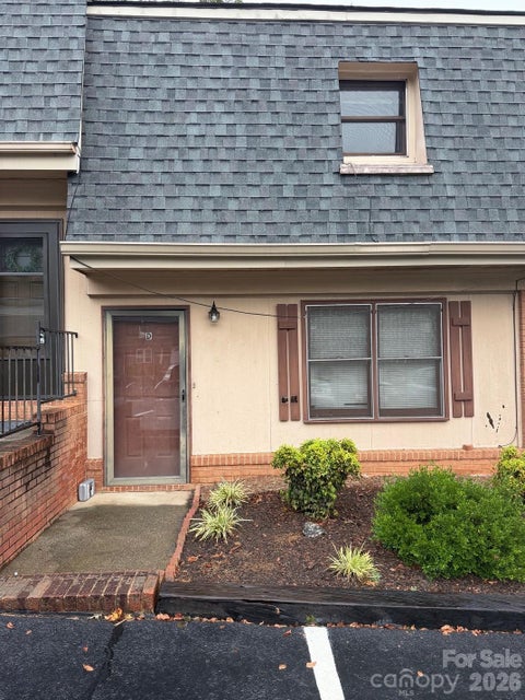 Photo of 220 14th Avenue SE #2-D, Hickory, NC 28602 (MLS # 4429125)