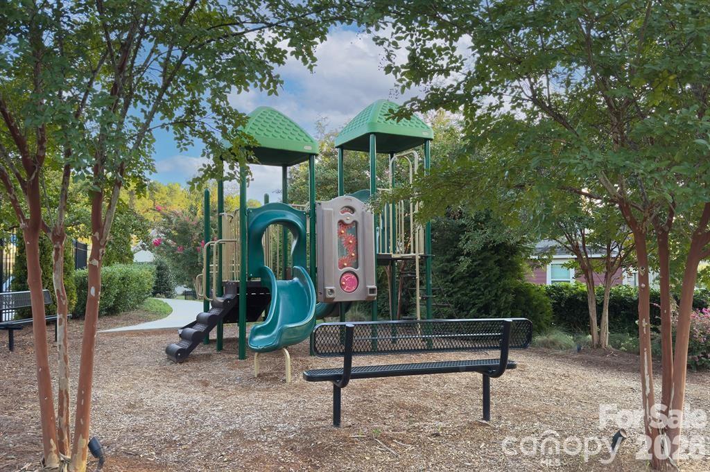 Lake Crest - Residential