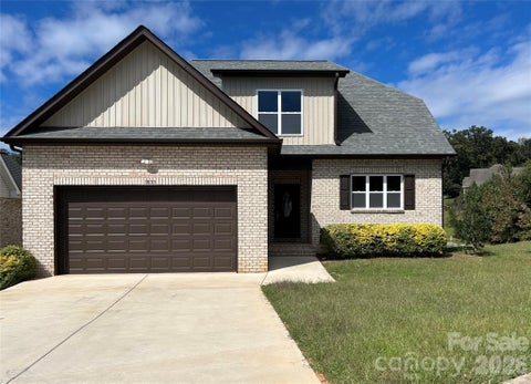 Photo of 1033 12th Avenue Drive NW, Hickory, NC 28601 (MLS # 4372272)