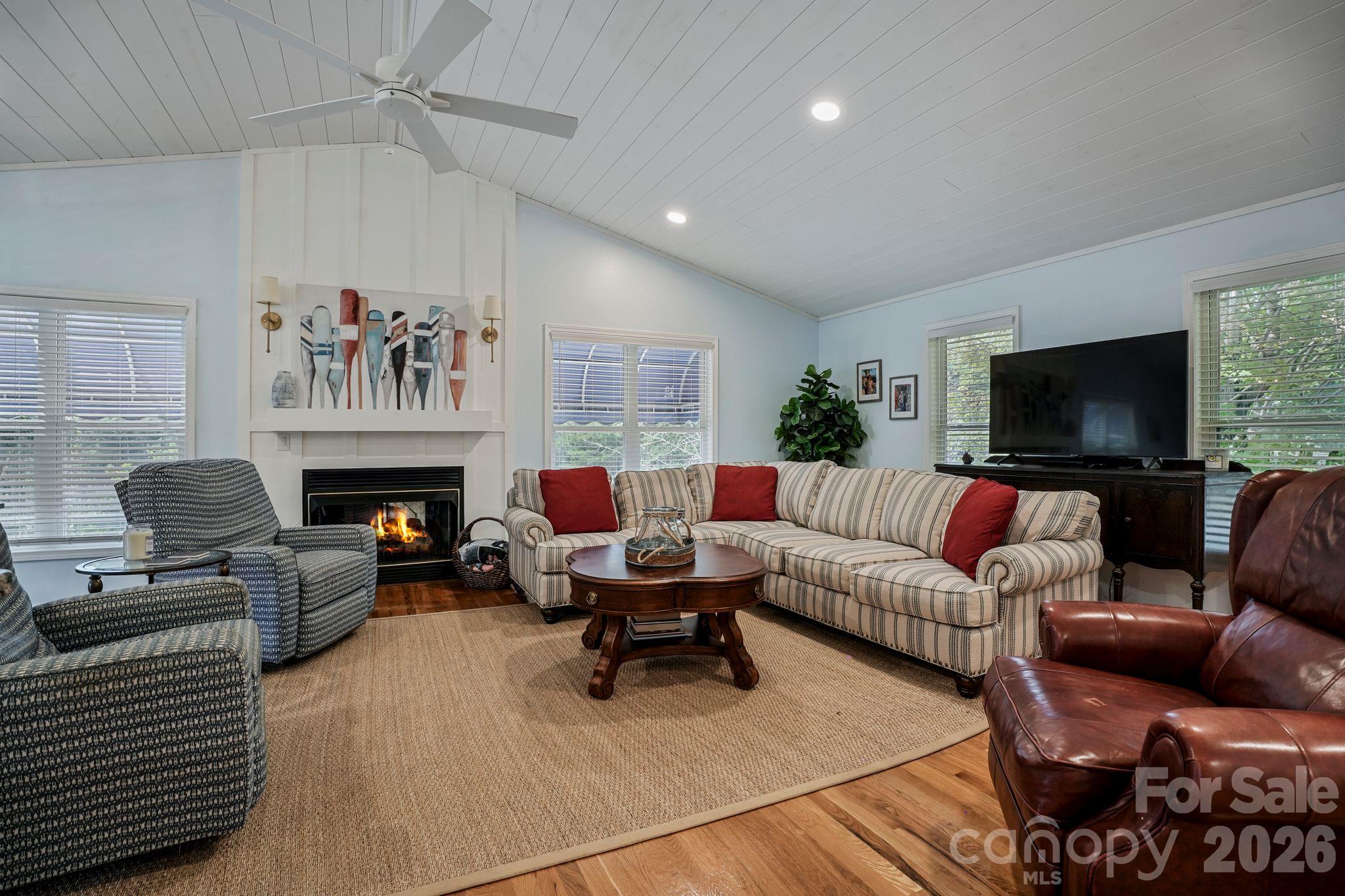2250 Mallard Cove Drive