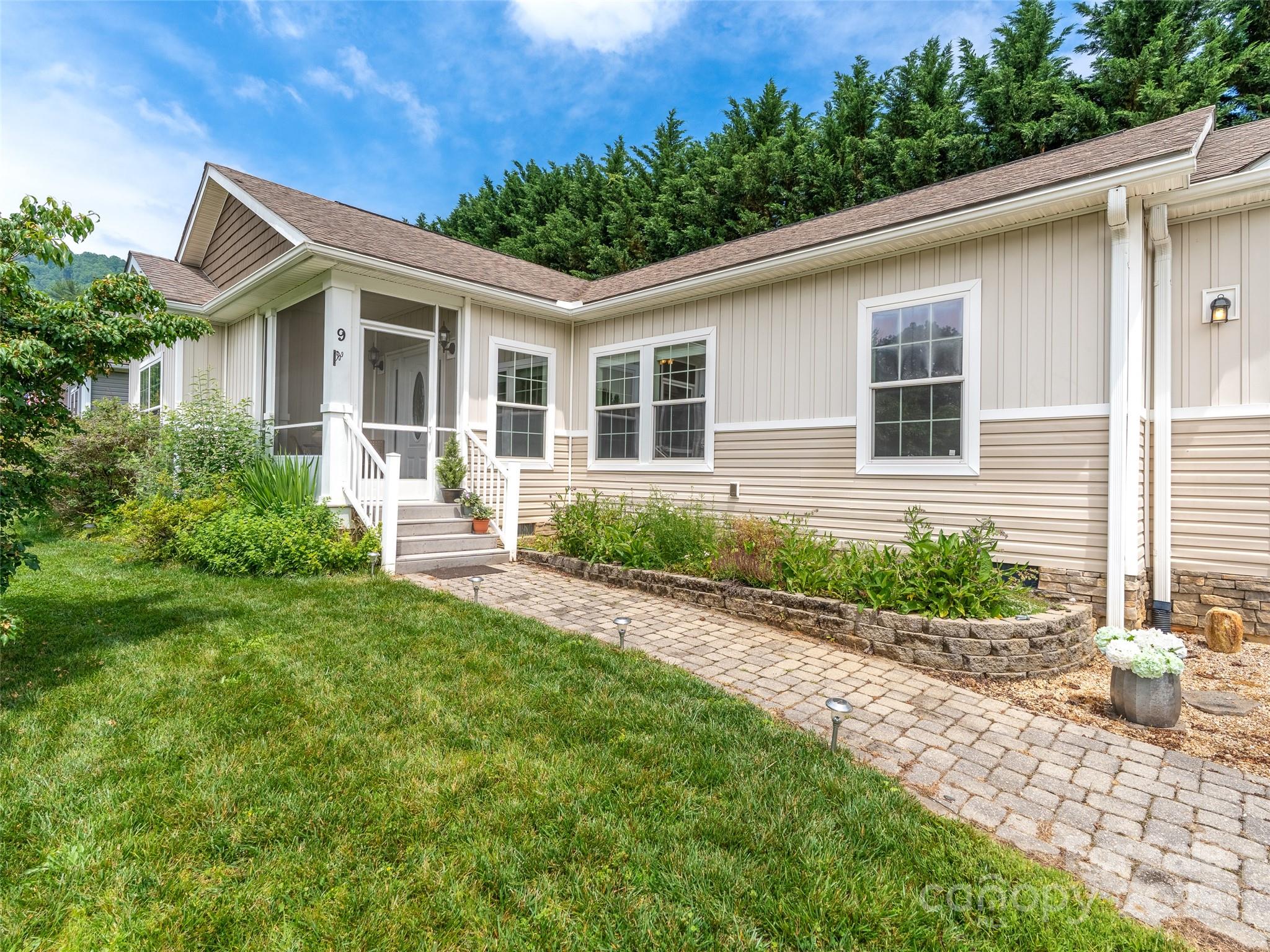 9 Farthings Drive