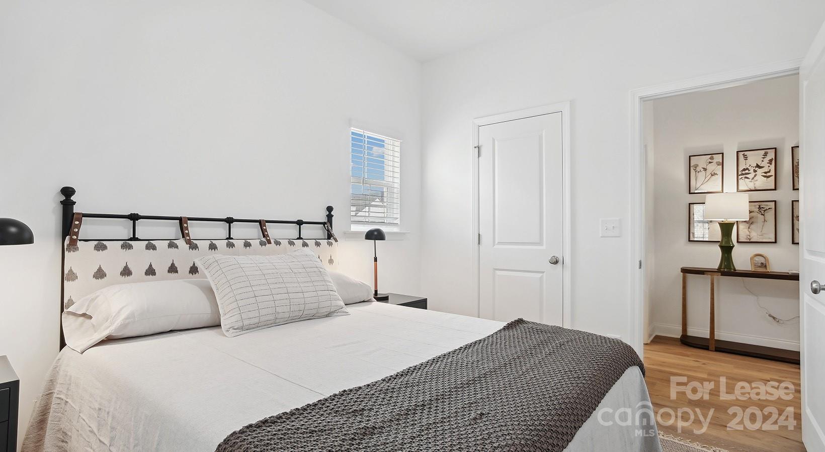 Charlotte, North Carolina 28216, United States, 4 Bedrooms Bedrooms, ,3 BathroomsBathrooms,Residential,Active,54167