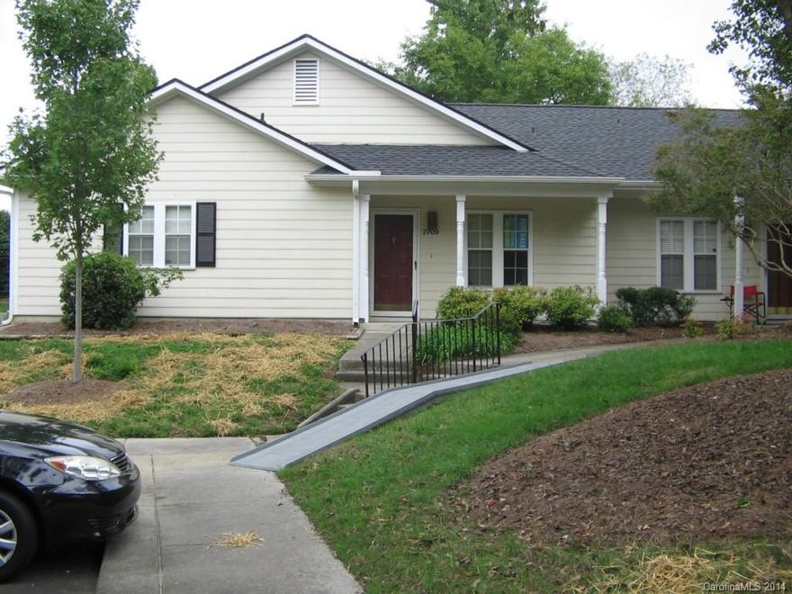 Great location for this 1 level townhome offering 2 spacious bedrooms and 2 full baths. Private patio. Walk to Quail Corners Shopping Center for shopping and dining. Convenient to light rail and SouthPark.