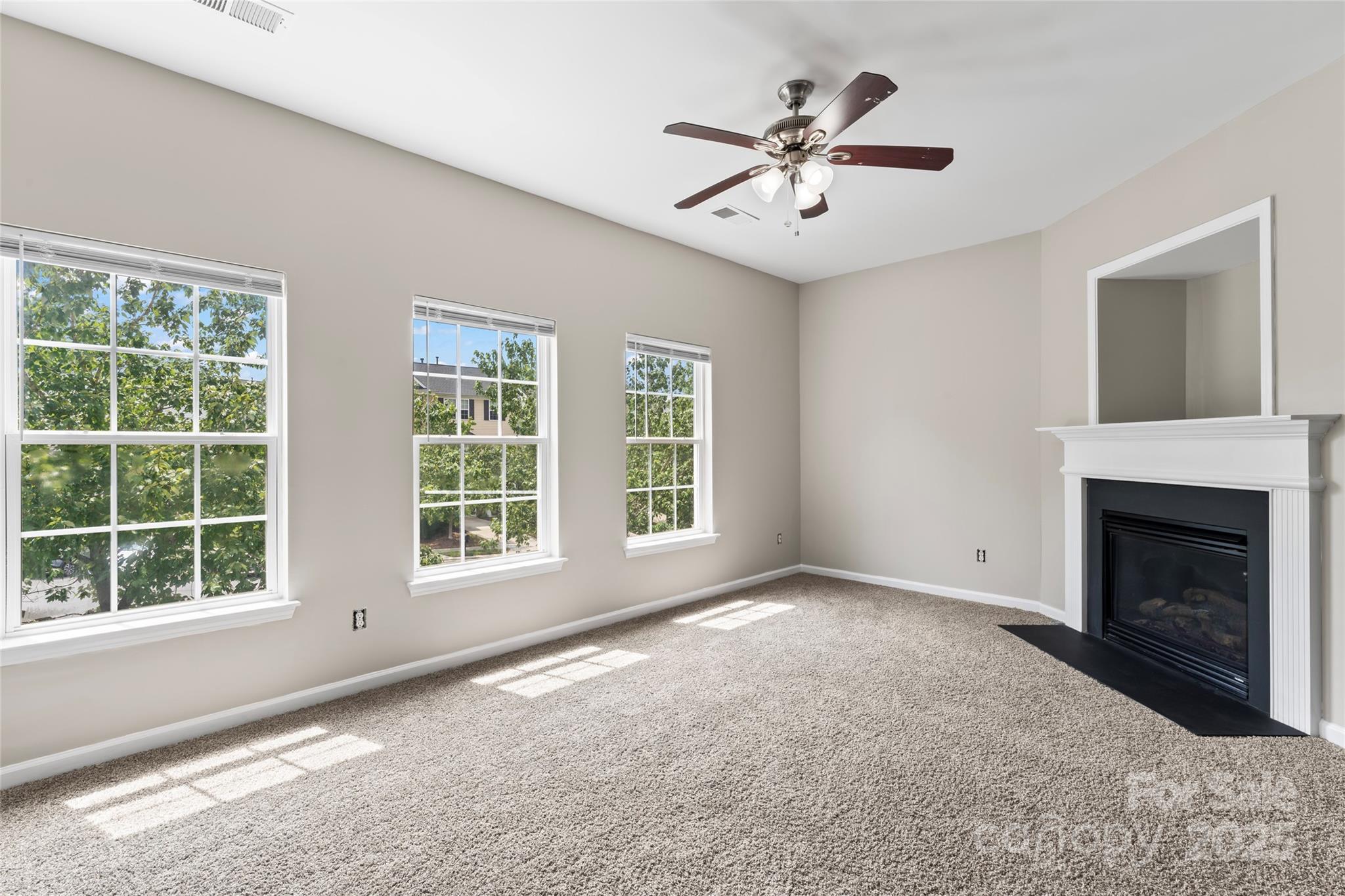 9768 Walkers Glen Drive NW