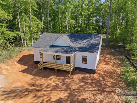 Photo of 1416 Blackbird Drive, Clover, SC 29710 (MLS # 4373589)