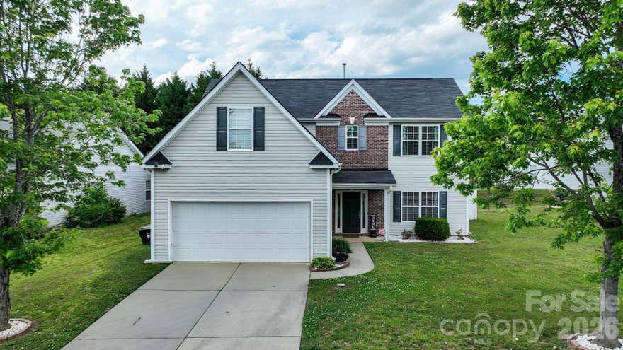 Look no further than this impressive one-owner home in Riverwalk, with NO HOA! From the moment you walk in, the graceful archways give the home that sought after open feel. Kitchen features granite countertops, black stainless steel appliances and large pantry. Eat in the dining room, or turn it into an office or game room. Living room is cozy with a gas fireplace with granite hearth as a focal point. Upstairs, the four generous bedrooms with convenient laundry area, put the icing on the cake.  Plan your tour today and you won't be disappointed.