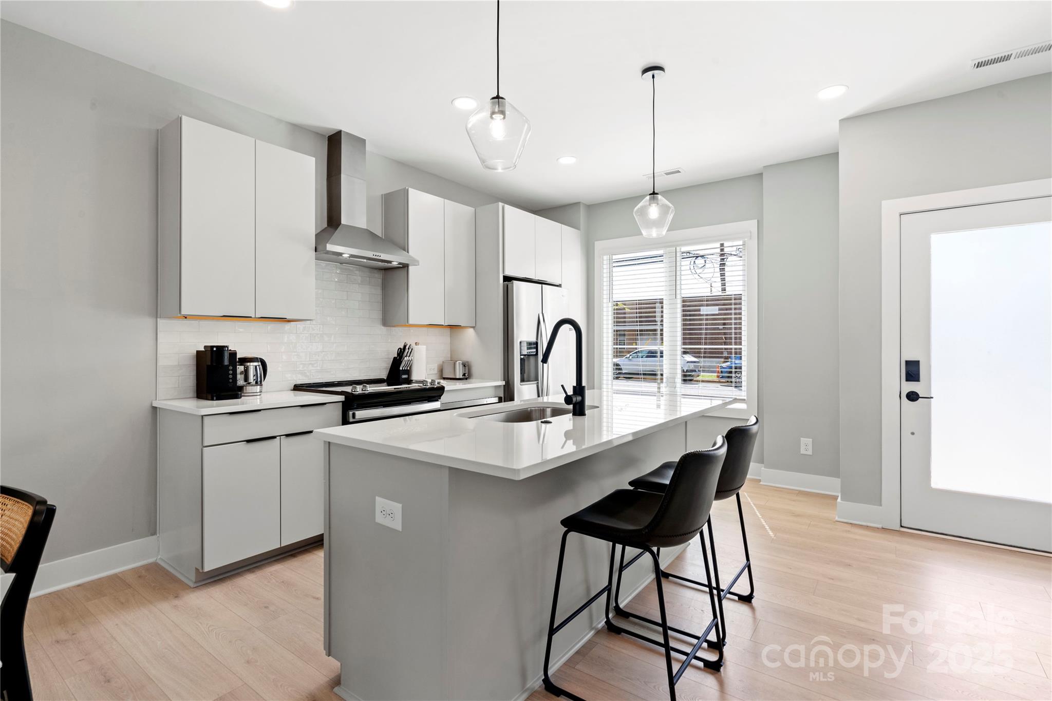 Charlotte, North Carolina 28217, United States, 3 Bedrooms Bedrooms, ,4 BathroomsBathrooms,Residential,Active,80032