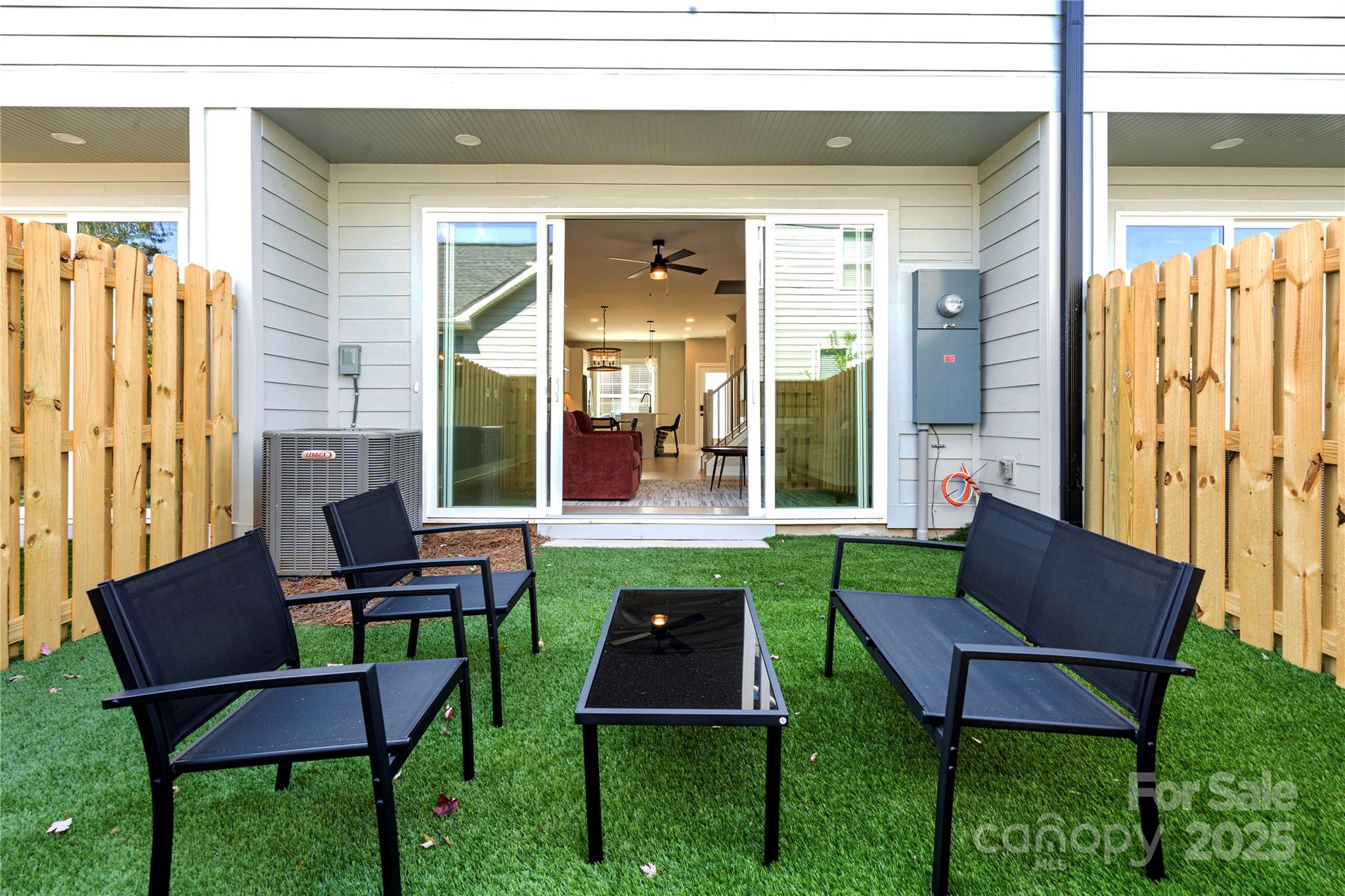 Charlotte, North Carolina 28217, United States, 3 Bedrooms Bedrooms, ,4 BathroomsBathrooms,Residential,Active,80032