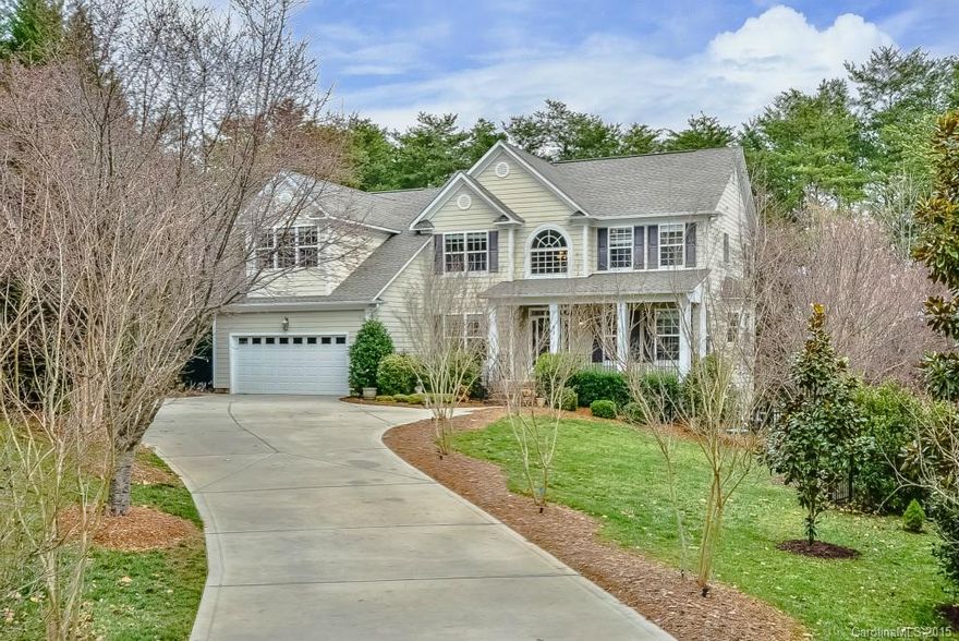 Spectacular location on Grandview Golf Course #4 w/beautiful views & pool ready fenced yard. Cul de sac & long drive to this private site & beautiful home. 2 master suites, 1 up & 1 on main, formal dining, office, 2 story great rm open to eat in island kitchen w/granite & stainless appliances. Dual staircases lead to media rm w/projector & screen ready for football afternoons. Wired for sound, gleaming hardwoods & custom paint, plus a large loft area up will accommodate a 4th bedroom w/ease.