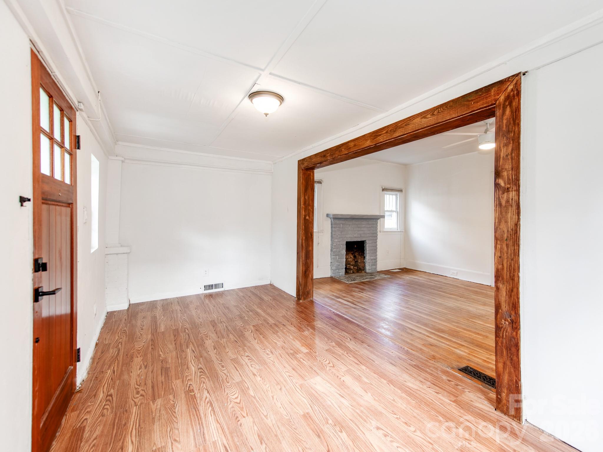 244 W Kingston Avenue