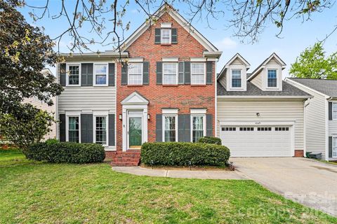 Photo of 10529 Old Bridge Lane, Charlotte, NC 28269 (MLS # 4359597)