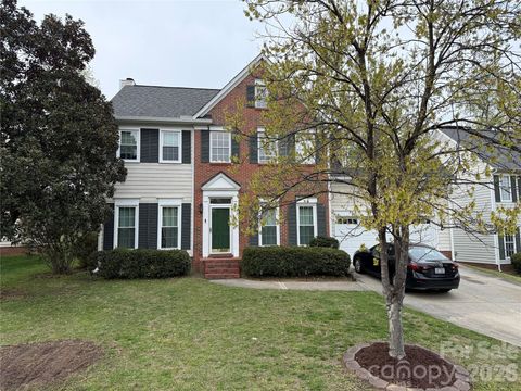 Photo of 10529 Old Bridge Lane, Charlotte, NC 28269 (MLS # 4359597)