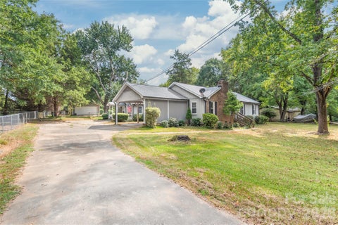 Photo of 1011 Robin Lane, Rock Hill, SC 29730 (MLS # 4426360)