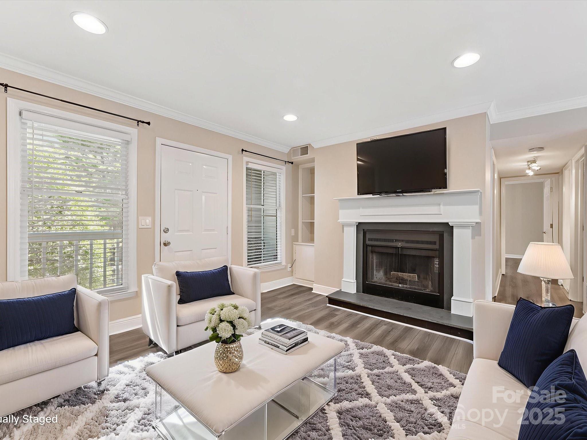 430 Queens Road #221