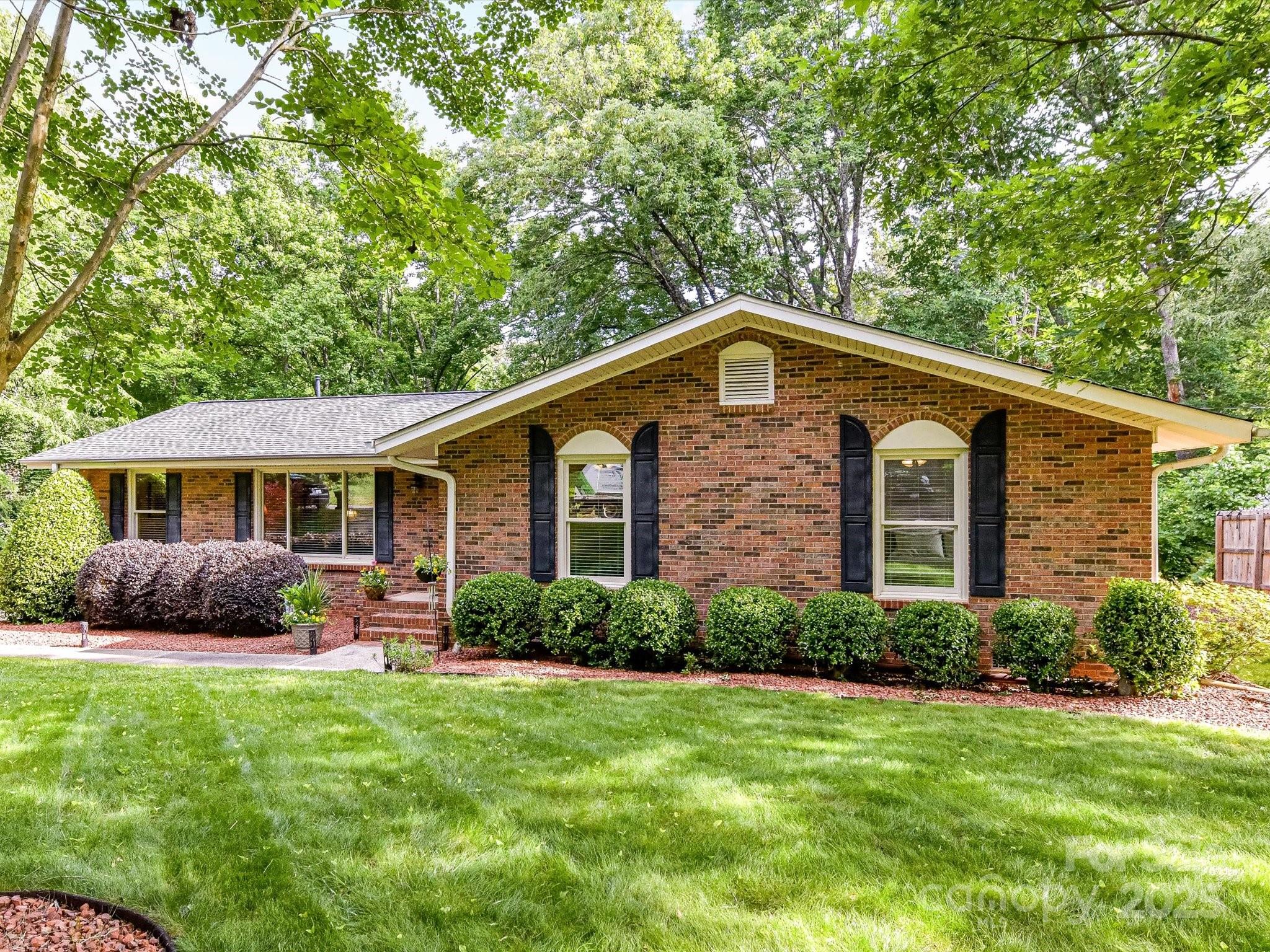 13617 Lake Bluff Drive