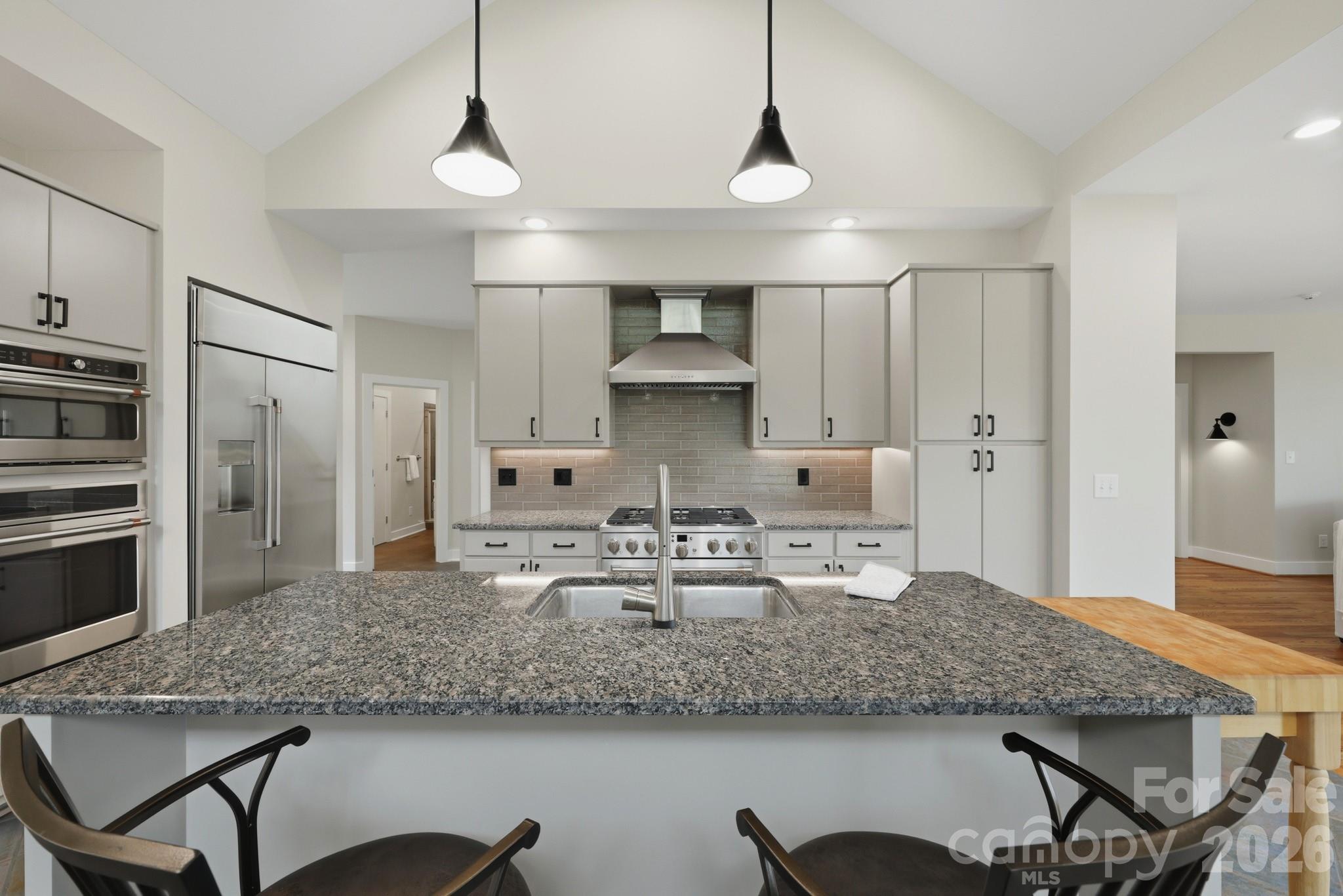 191 Charter Ridge 11 & 12