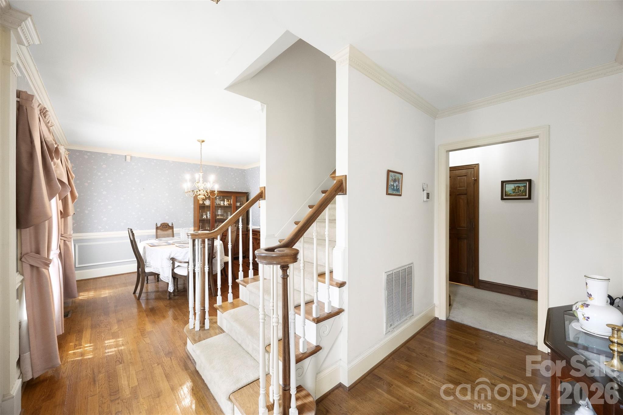 1568 Wheaton Way NW